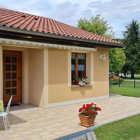 A : 4 Pers., Grand Terrain Fleuri, Proche Bar-le-duc - Fr-1-585-51 Ferienhaus Naives-Rosieres