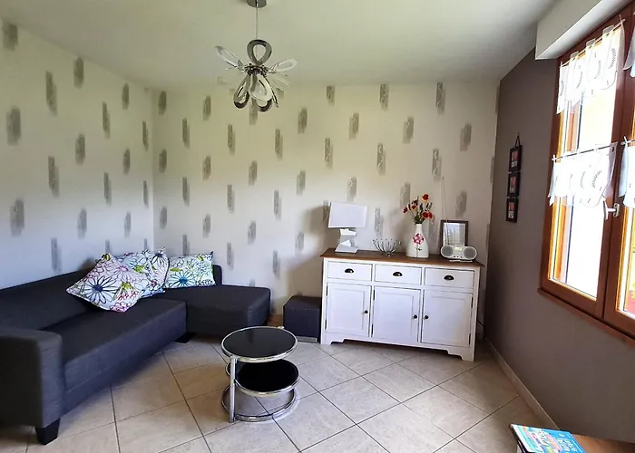 Hébergement de vacances Naïves-rosières, 3 Pièces, 4 Personnes - Fr-1-585-51